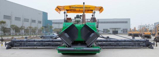 停产的路面机械 时代更迭下的产业阵痛与转型契机